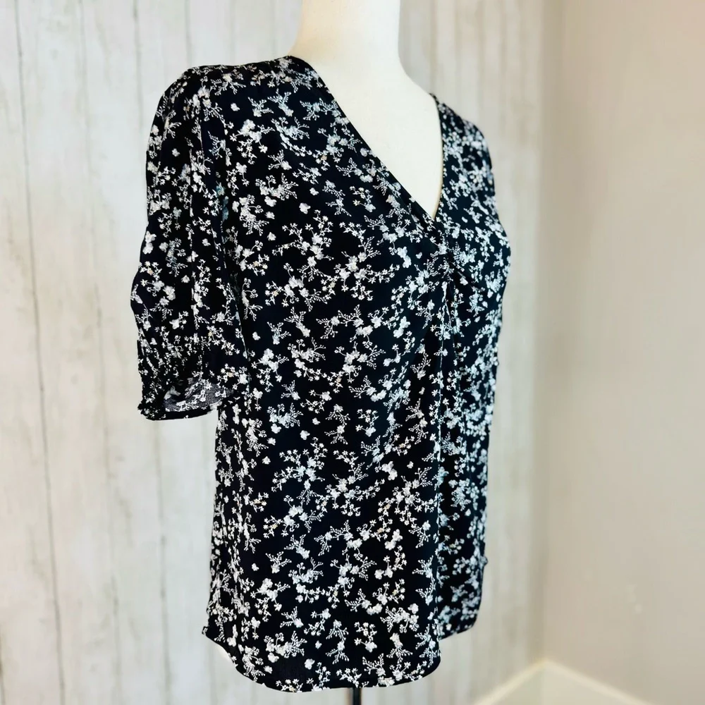 Old Navy | Puff Sleeve Blouse S – Chic Office to Evening Look ✨
